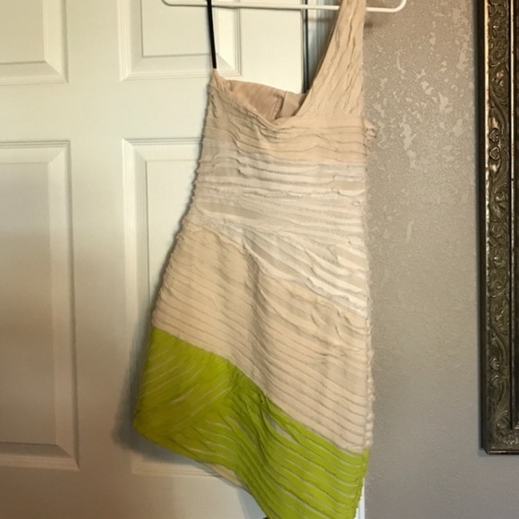 BEBE Off-white/beige/lime green one-shoulder cocktail dress - Picture 4 of 4